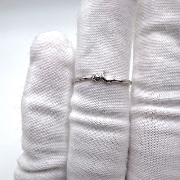 Dainty Sterling Silver Moon & Star Ring - Picture 15 of 17